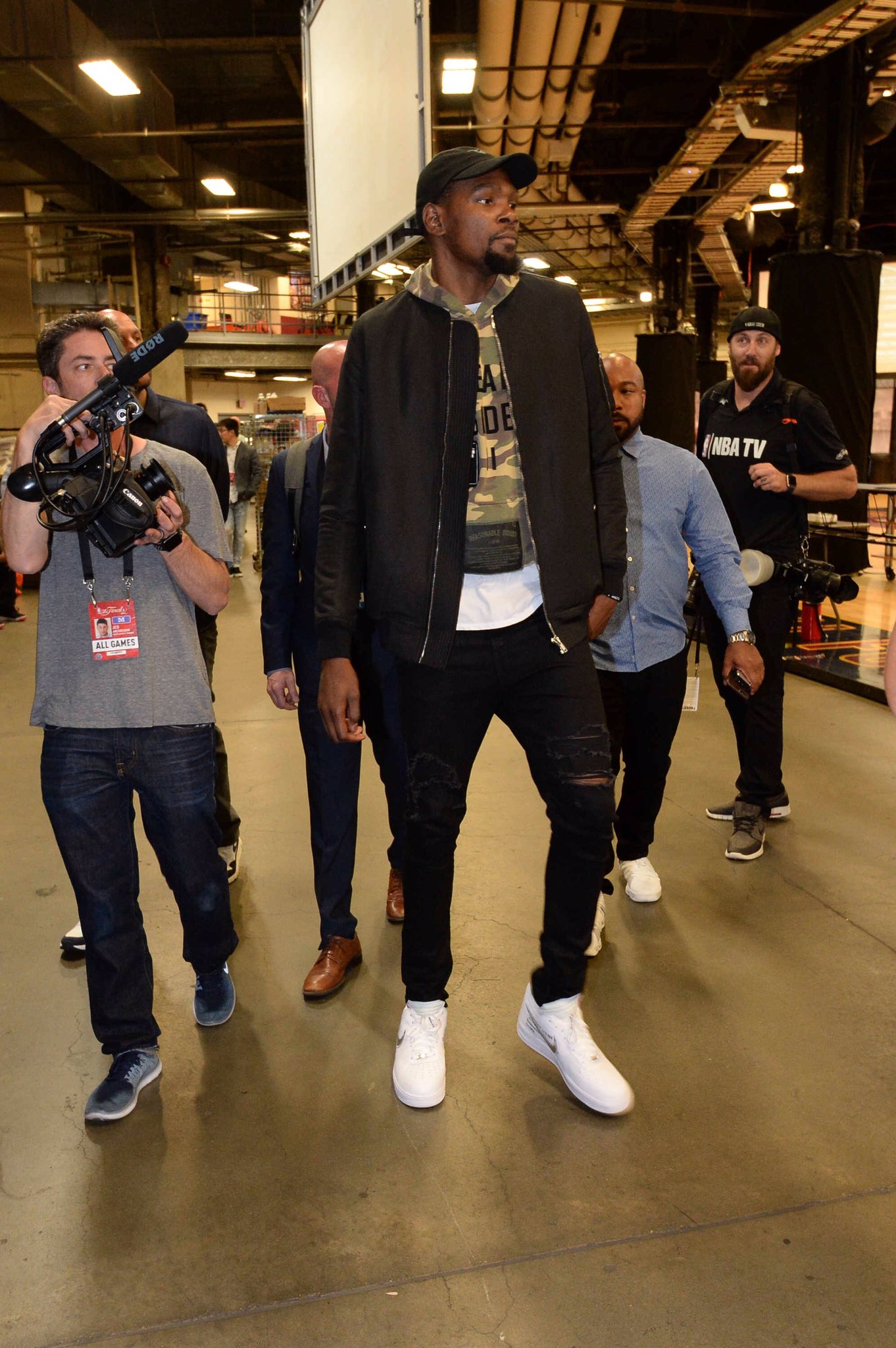 他又能通过